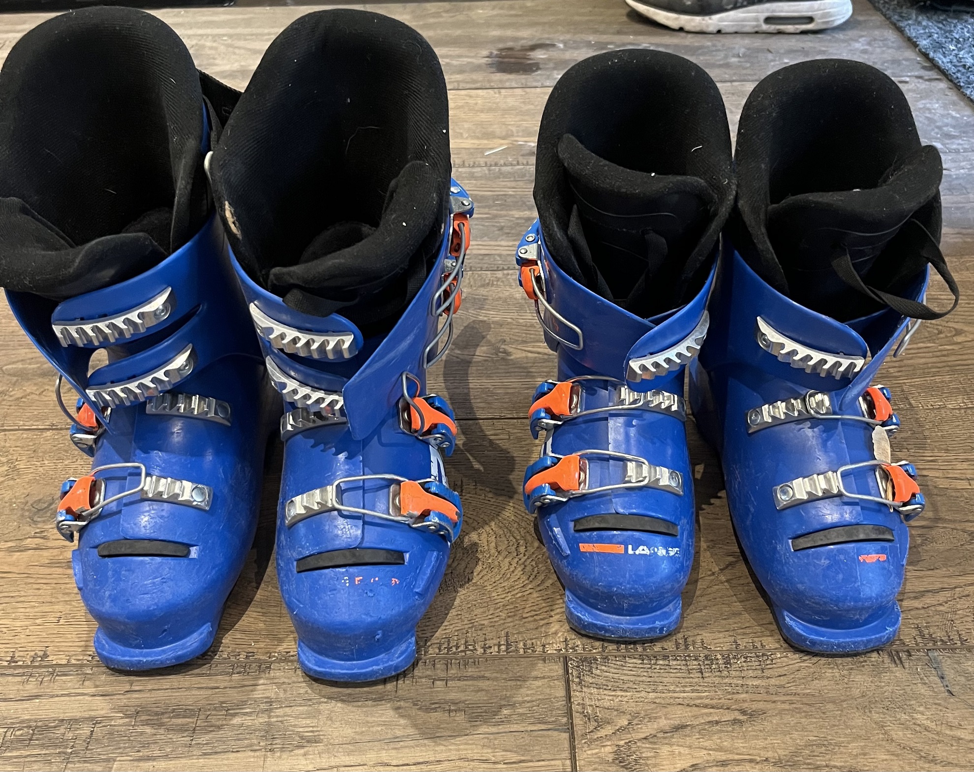 Kids Lange racing boots size 19.5 and 21.5