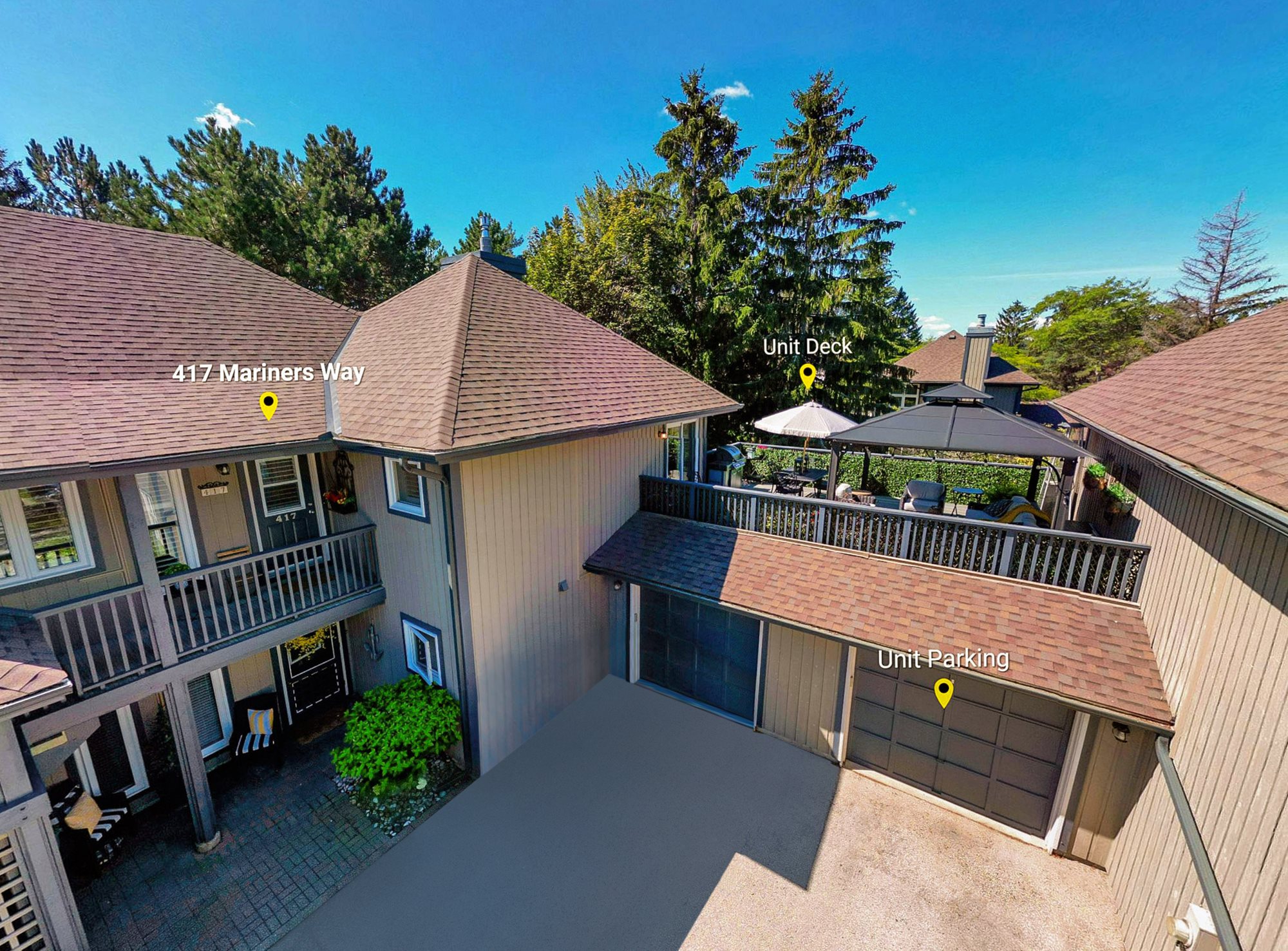 WATERFRONT COMMUNITY CONDO IN COLLINGWOOD – RARE OVERSIZED DECK – CLOSE TO ALL SKI CLUBS IN THE AREA