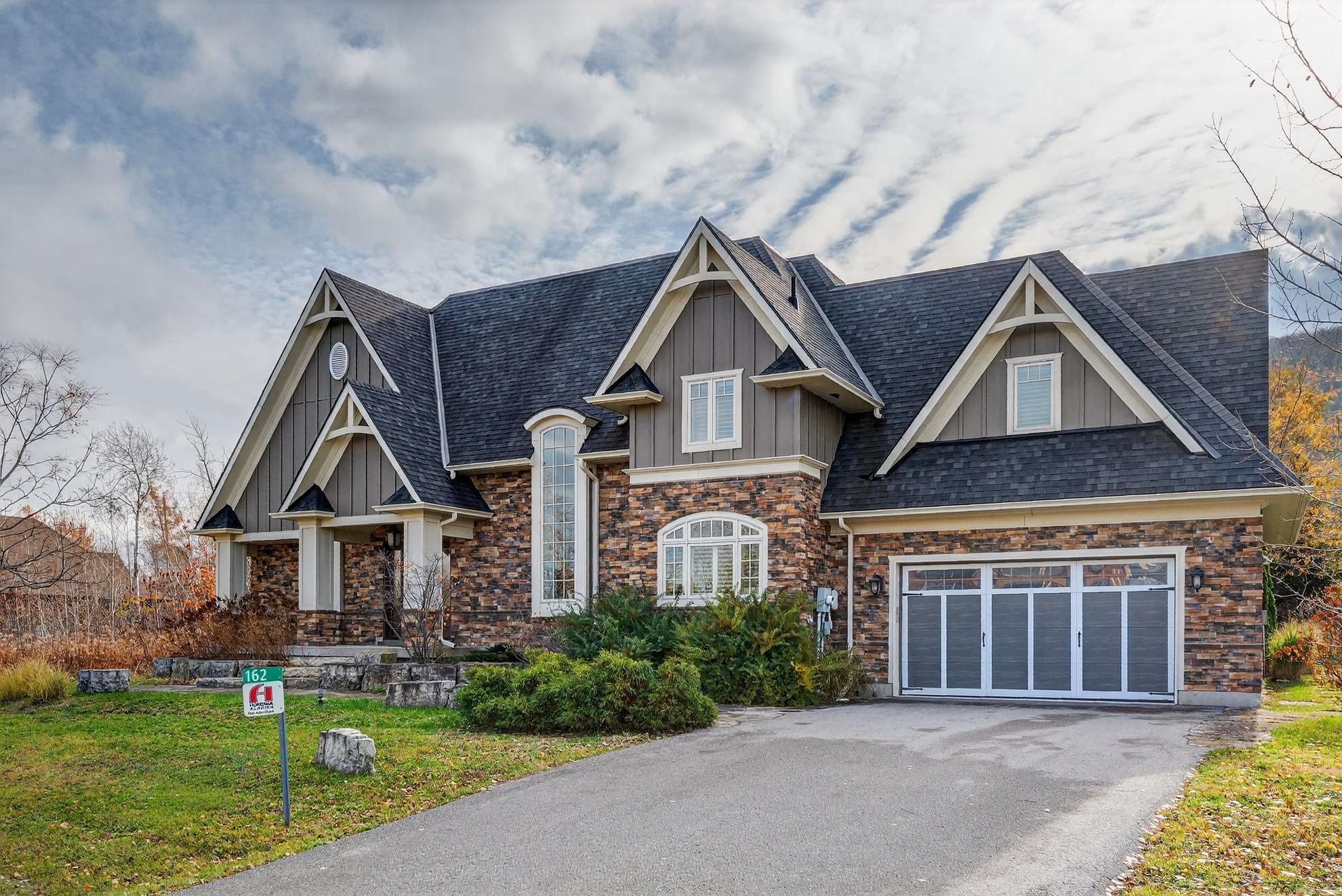 Best Price for a 5-Bed Custom Home Near Georgian Peaks