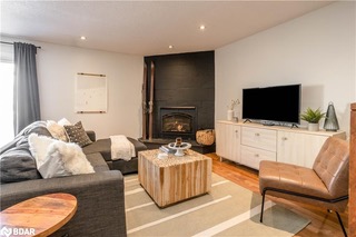 Modern 3-Bedroom Thornbury Condo – 7 Minutes to Georgian Peaks | Walk to Downtown